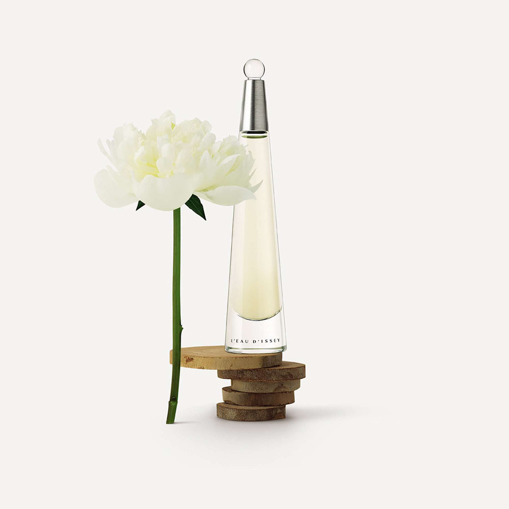 Issey Miyake L'Eau d'Issey Eau de Parfum Spray 50ml - Additional 2