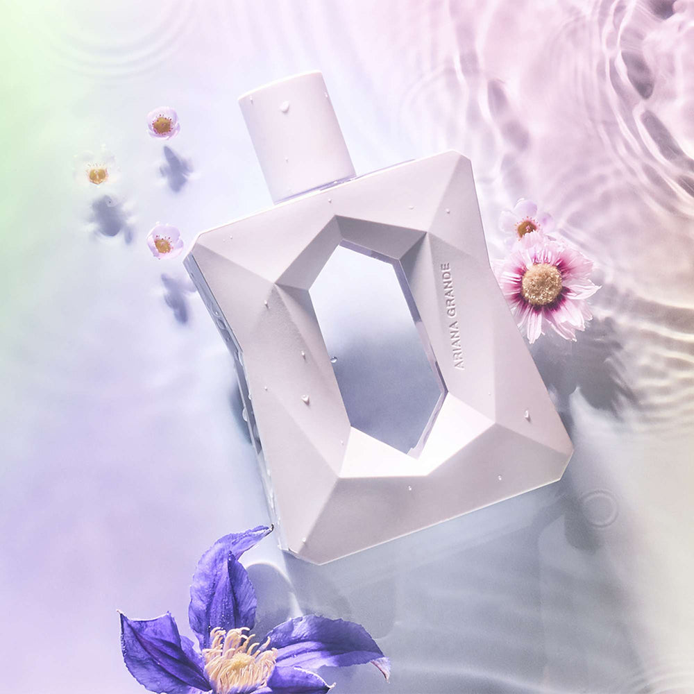 Ariana Grande God Is A Woman Eau de Parfum Spray 30ml - Additional 2