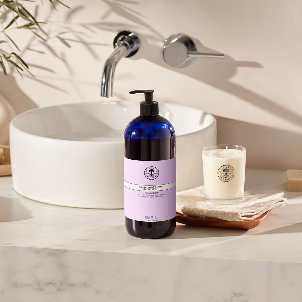 Neal's Yard Remedies Hand Care Geranium & Orange Hand Wash 950ml - Additional 2