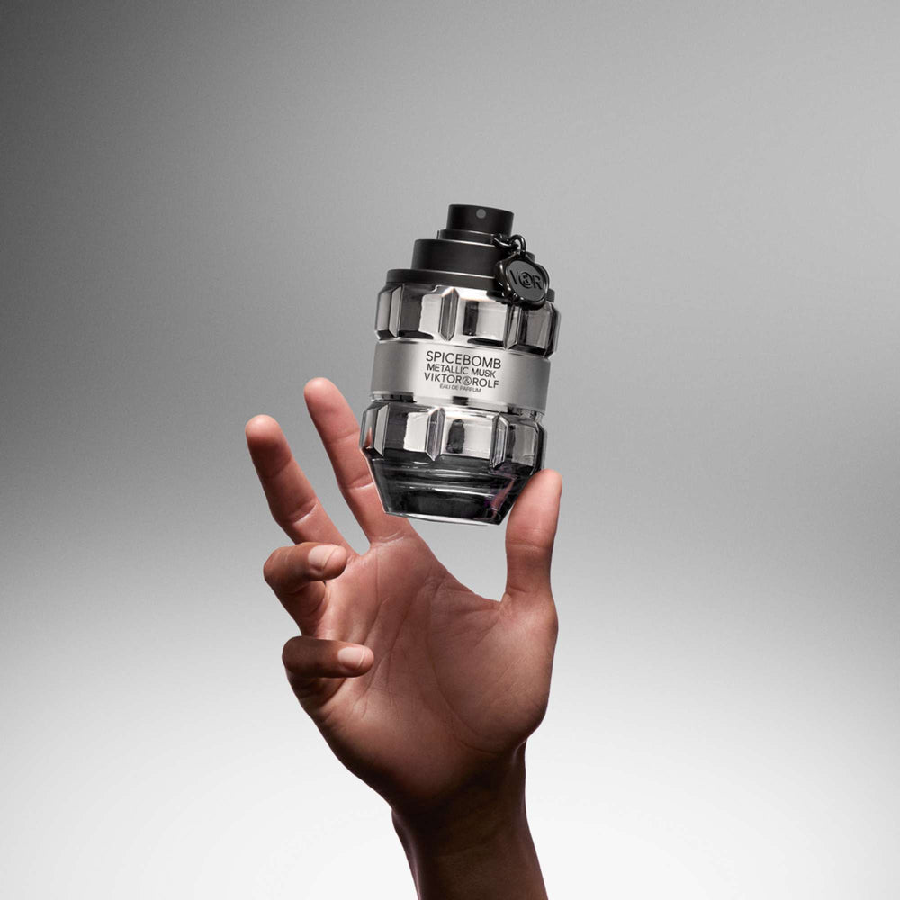 Viktor&Rolf Spicebomb Metallic Musk Eau de Parfum Spray 50ml (Launch 06.08.2025) - Additional 4